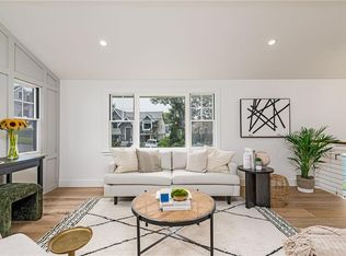 8 Kerins Ter, Newport, RI 02840