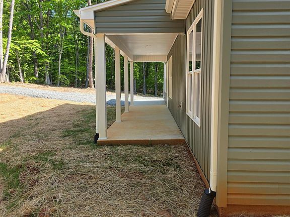 3rd image of 371 Pettigrew Dr