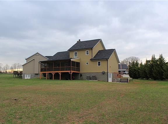 2nd image of 1661 Berkshire Dr