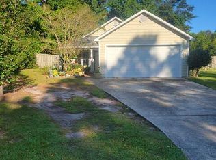 119 Red Bird Ln, Hampstead, NC 28443