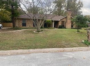 704 Kickapoo St, Chandler, TX 75758