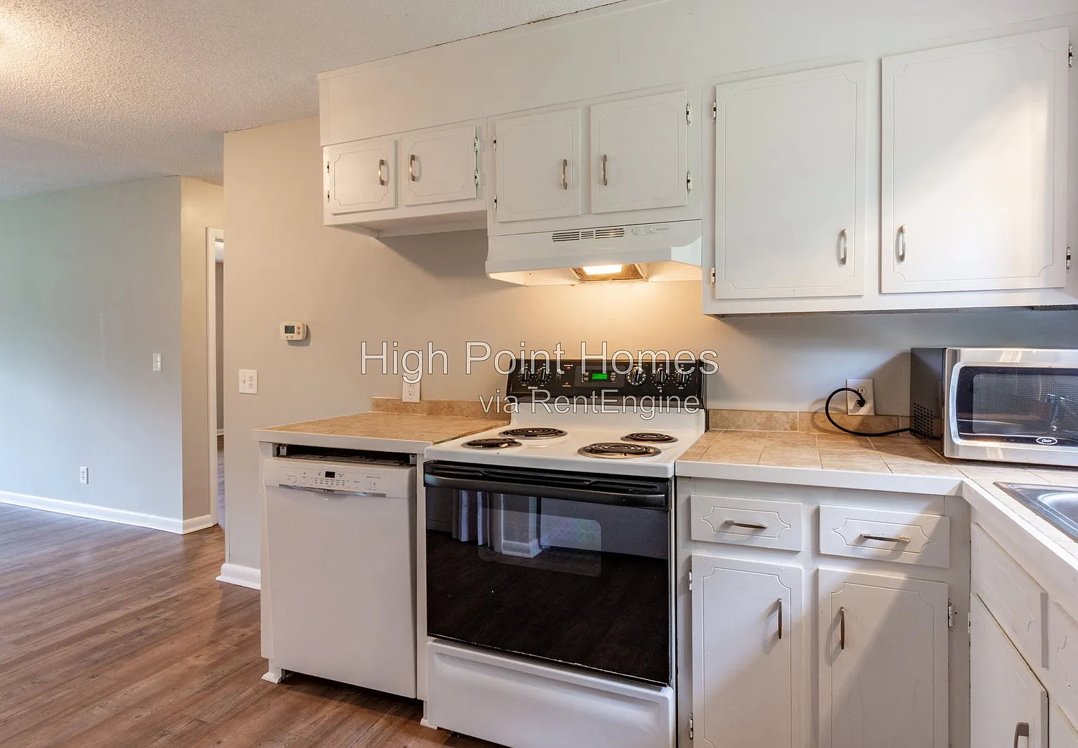 2 bed, 1.0 bath, 1000 sqft, $1,075 — Photo 3