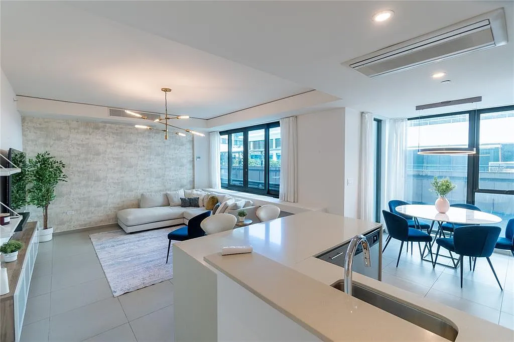 2 bed, 2.0 bath, 1053 sqft, $4,500 — Photo 4