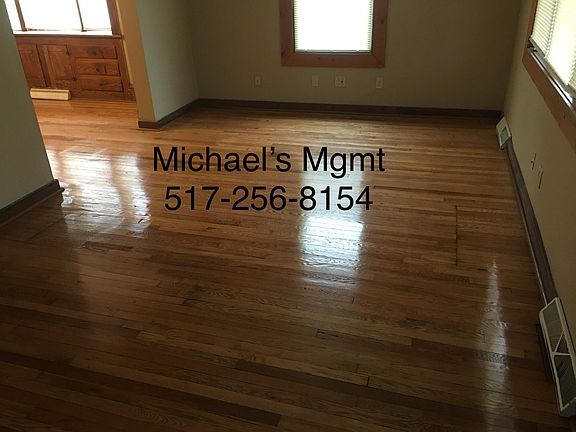 4th image of 404 Leslie St