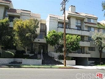 2nd image of 5237 Newcastle Ave APT 104