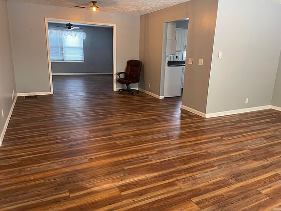 3rd image of 2535 Sherwood Forest Dr