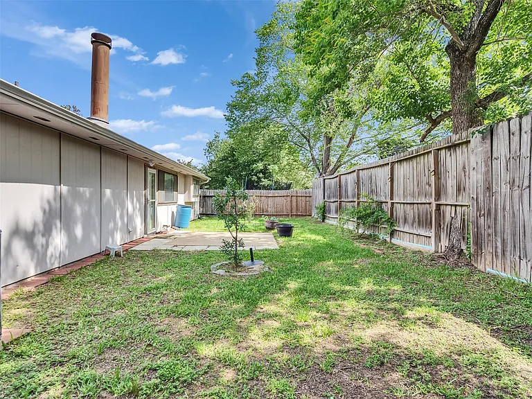 2554 Olympus Dr — Photo 31