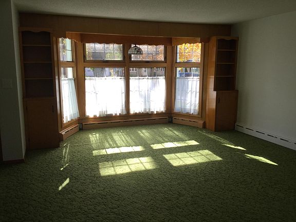 3rd image of 1458 Forbes St