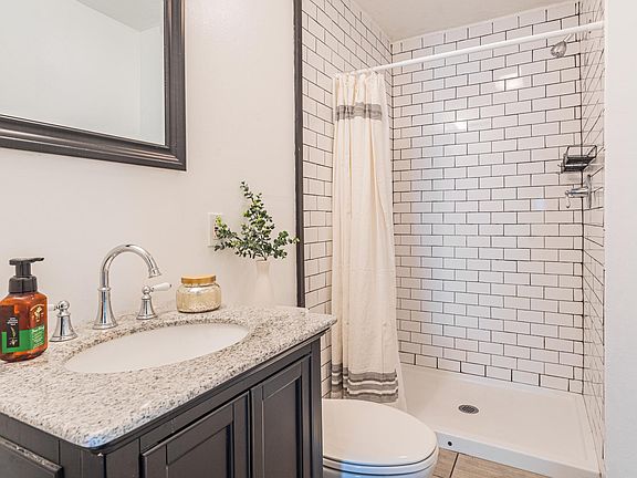2nd image of 1826 Elm Ave #1