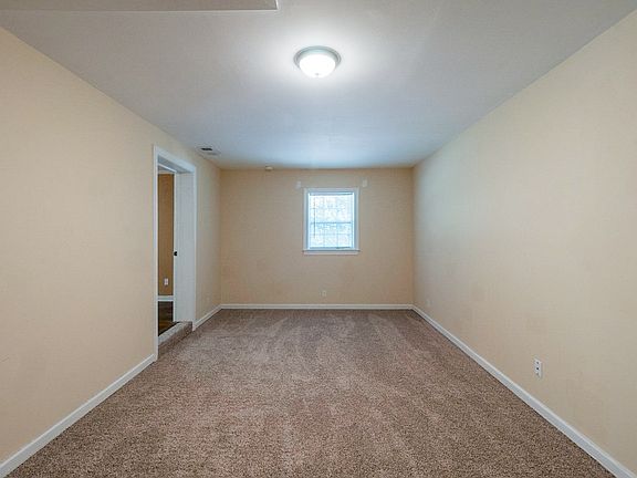 3rd image of 312 Pioneer Dr