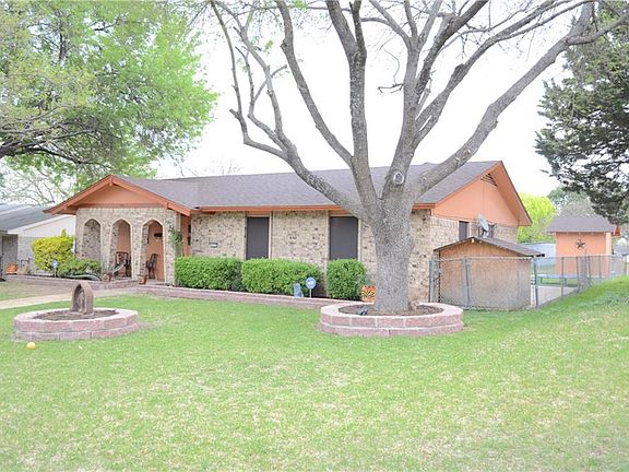 3rd image of 1822 Whitecliff Dr