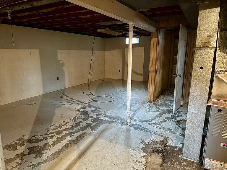 2285 Highview Dr — Photo 9