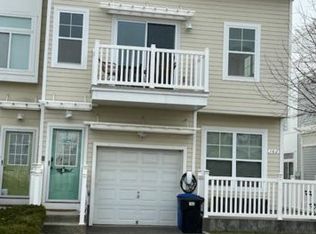 162 Sea Grass Ln #B, Arverne, NY 11692