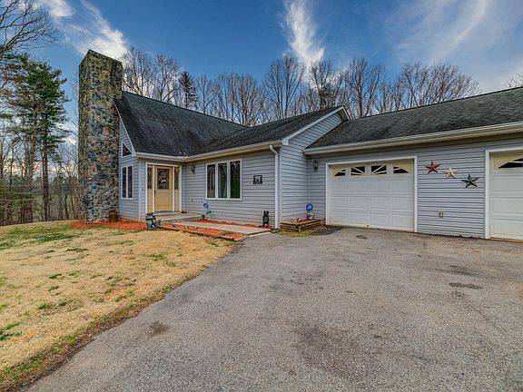 3rd image of 348 Parkview Dr