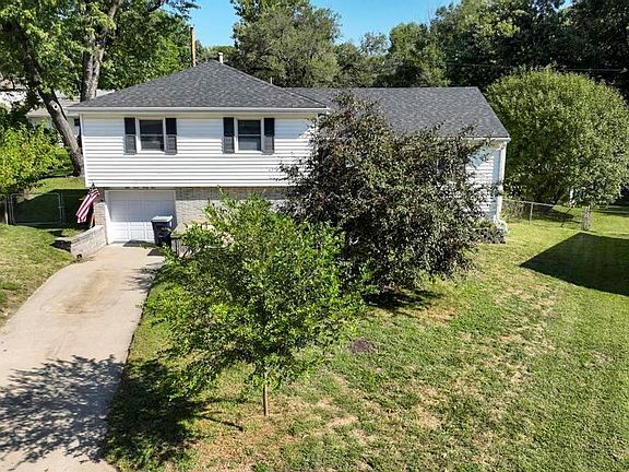 3rd image of 5345 N Smalley Ave