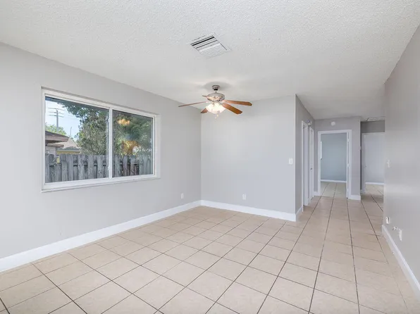 917 SE Nassau Ave, Stuart, FL 34994