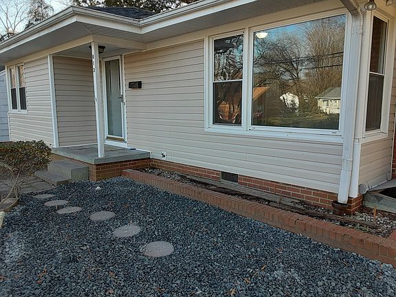 2nd image of 813 Idlewood Dr #813