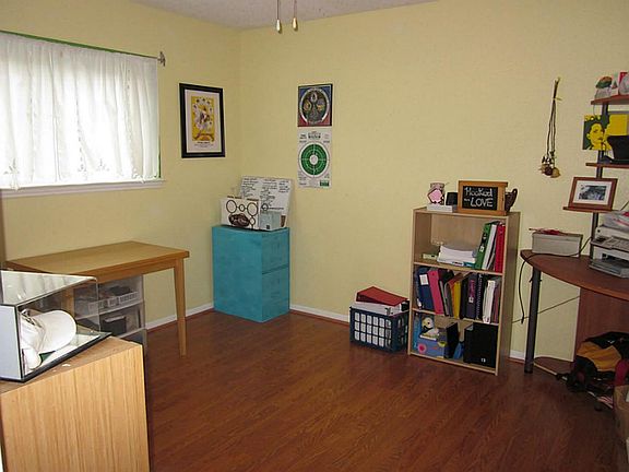 4th image of 15810 La Avenida Dr