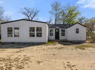 362 Avenue J, Poteet, TX 78065