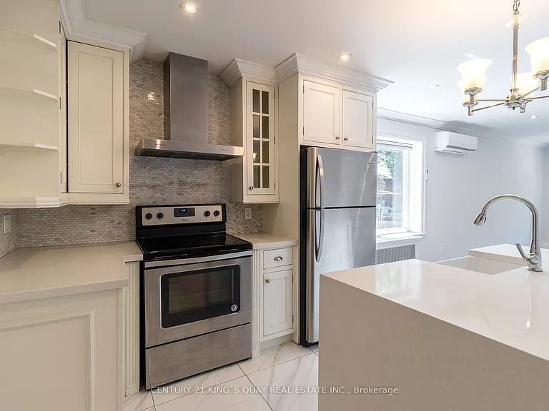 301 Cleveland St #301 — Photo 9