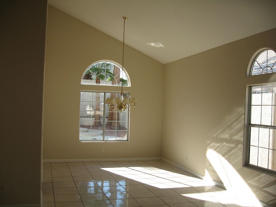 2nd image of 2009 Madagascar Ln