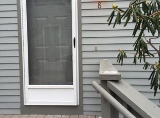 8 Glengarry Dr, Stratham, NH 03885