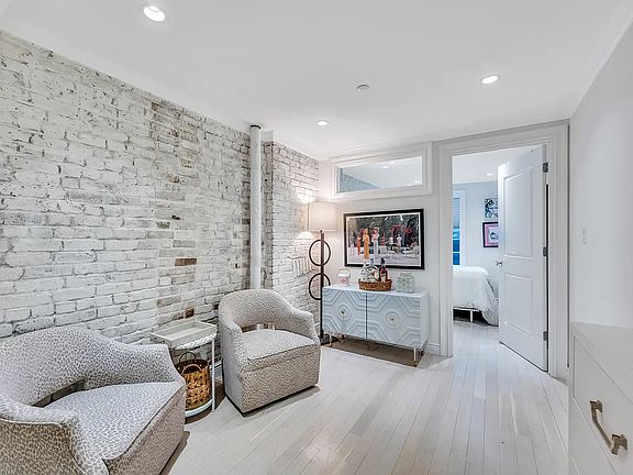 4th image of 51 W 11th St #B2