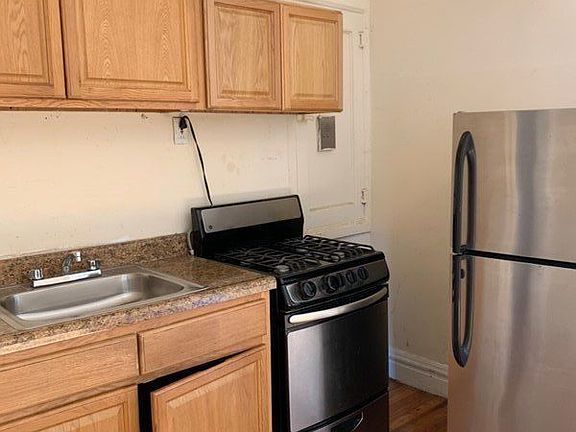 5th image of 711 E 231st St APT 4B