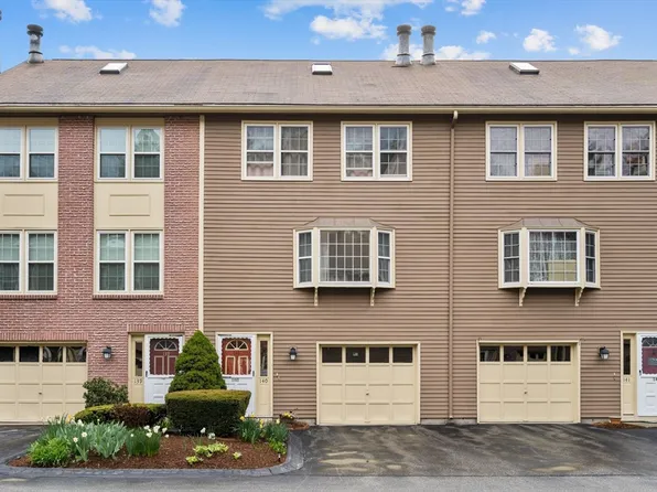 140 Heritage Dr, Tewksbury, MA 01876