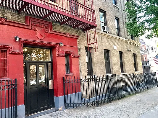 Rented by Vass Stevens Group | media 10