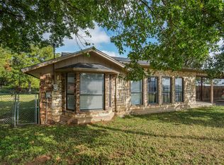 207 School House Rd, Paradise, TX 76073