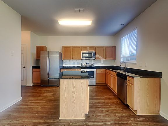 4th image of 75050 Ravenwood Dr