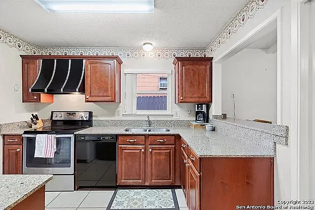 7641 Antique Oak St — Photo 14