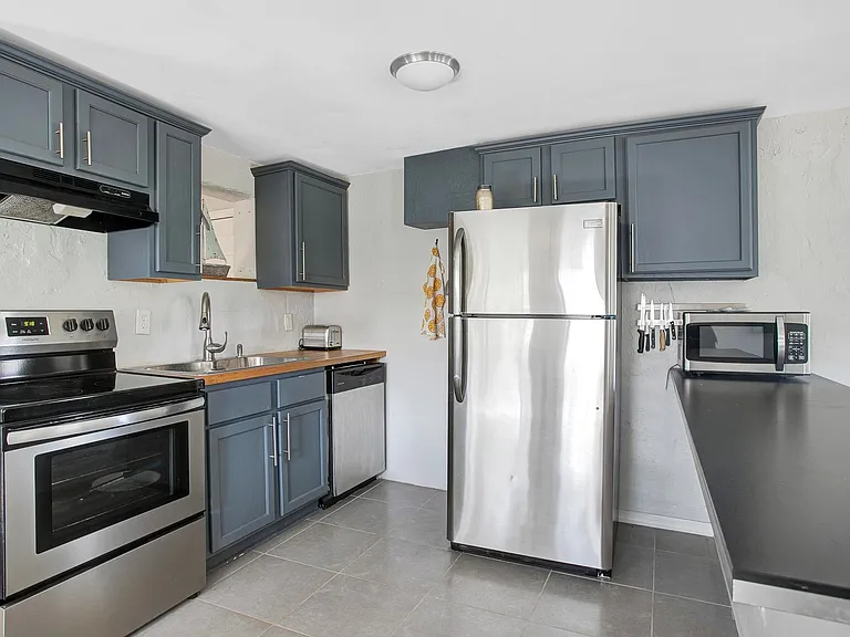 1010 W Grace St — Photo 7