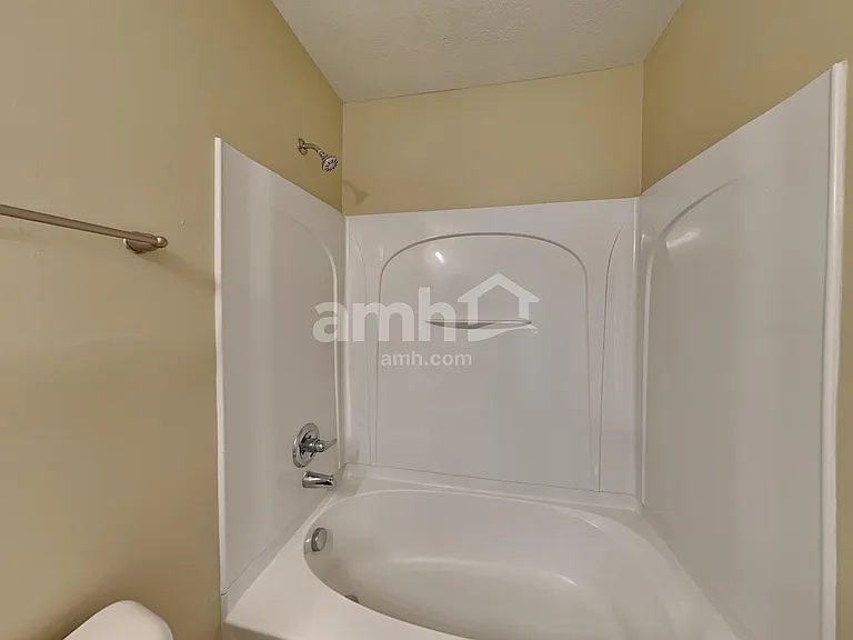 516 Longview St — Photo 16