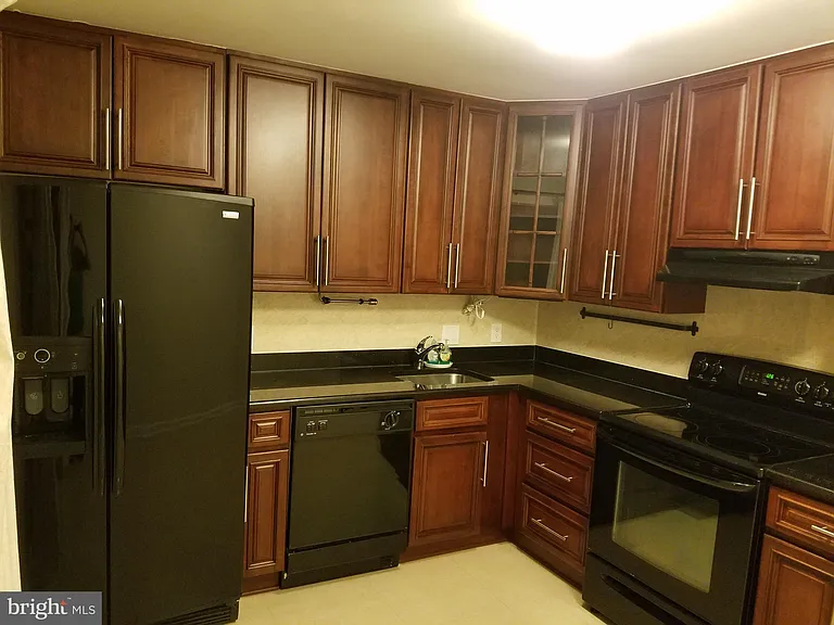 134 Roberts Ln #402 — Photo 2