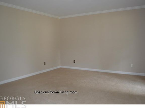 4th image of 217 Coopers Pond Dr