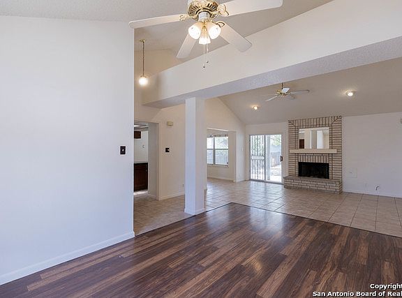 5th image of 8147 Oak Island Dr