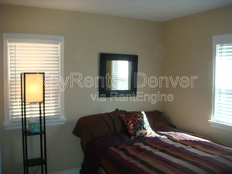 1540 N Zenobia St — Photo 8