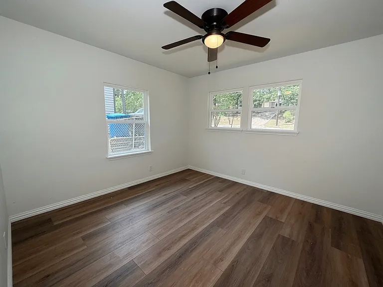 1108 Park Dr — Photo 12