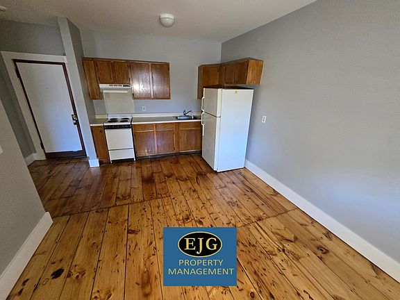 3rd image of 14 Main St #16