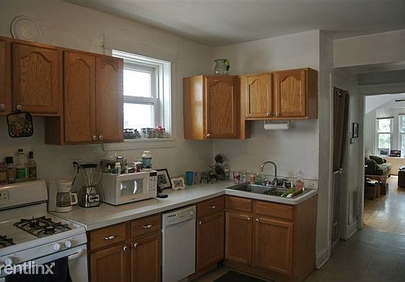 4th image of 1350 N Wolcott Ave