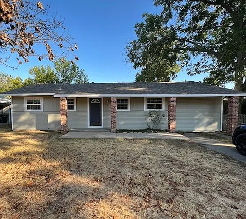 605 Phillips St — Photo 1