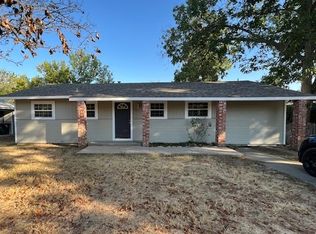 605 Phillips St, Cleburne, TX 76033