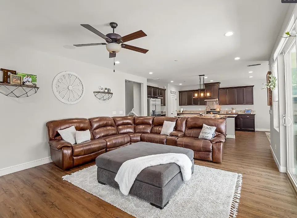 428 Expedition Way — Photo 3