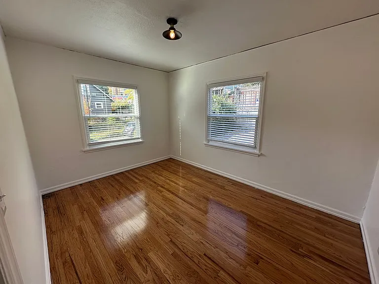 131 SE 24th Ave — Photo 6