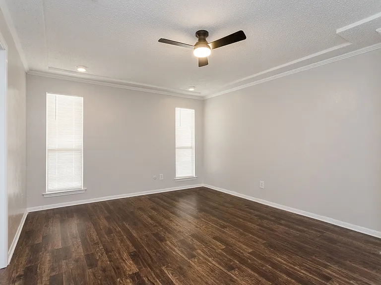 4617 Olympia Dr — Photo 39