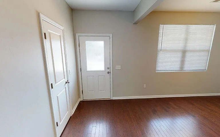 9073 Parlor Dr — Photo 3