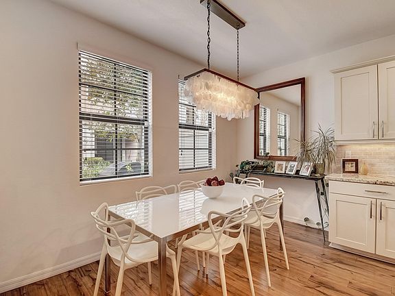 4th image of 147 W Astor Cir