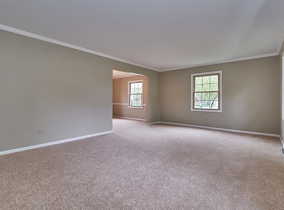 5th image of 644 E Carpenter Dr